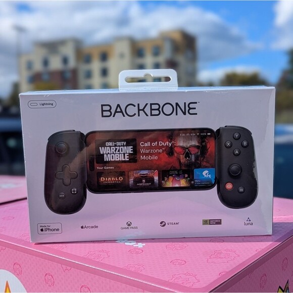 Backbone One (2nd Generation) Mobile Gaming Controller for iPhone & Android NIB - Picture 1 of 3